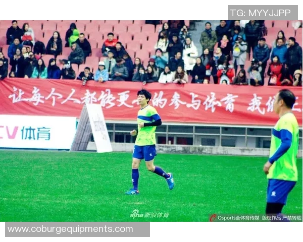 足球明星大腿直径揭秘你不知道的运动员身体秘密与训练效果分析 足球明星大腿直径揭秘你不知道的运动员身体秘密与训练效果分析